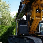 Precisiewerk bij het lossen van de Bauer machine