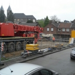 Aankomst nieuwe machine en materieel. Inrichten projectlocatie en opbouwen materieel.