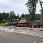 Aanvoer en opbouw BodemBouw machine en materieel